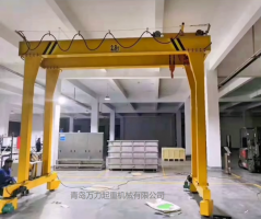 電動(dòng)雙梁龍門(mén)架起重機(jī)